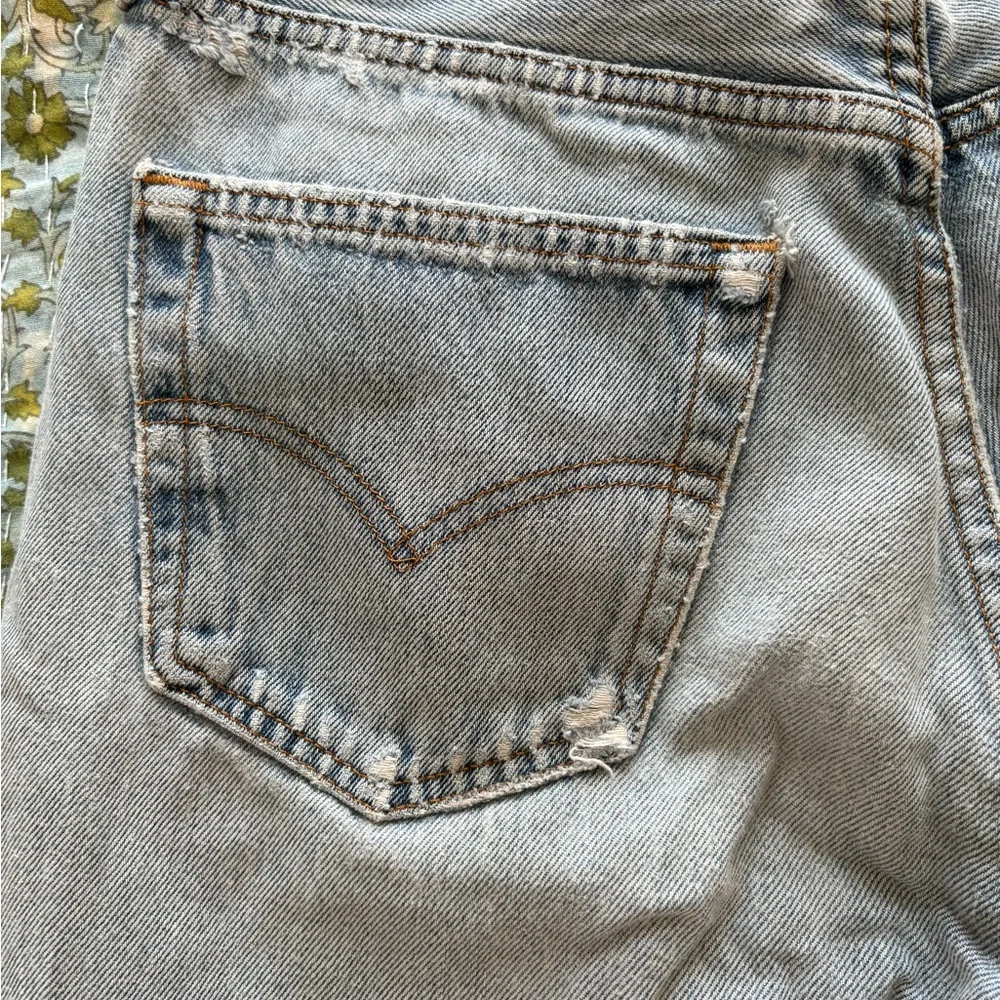 Vintage Levi's Distressed 501s - Picture 3 of 8